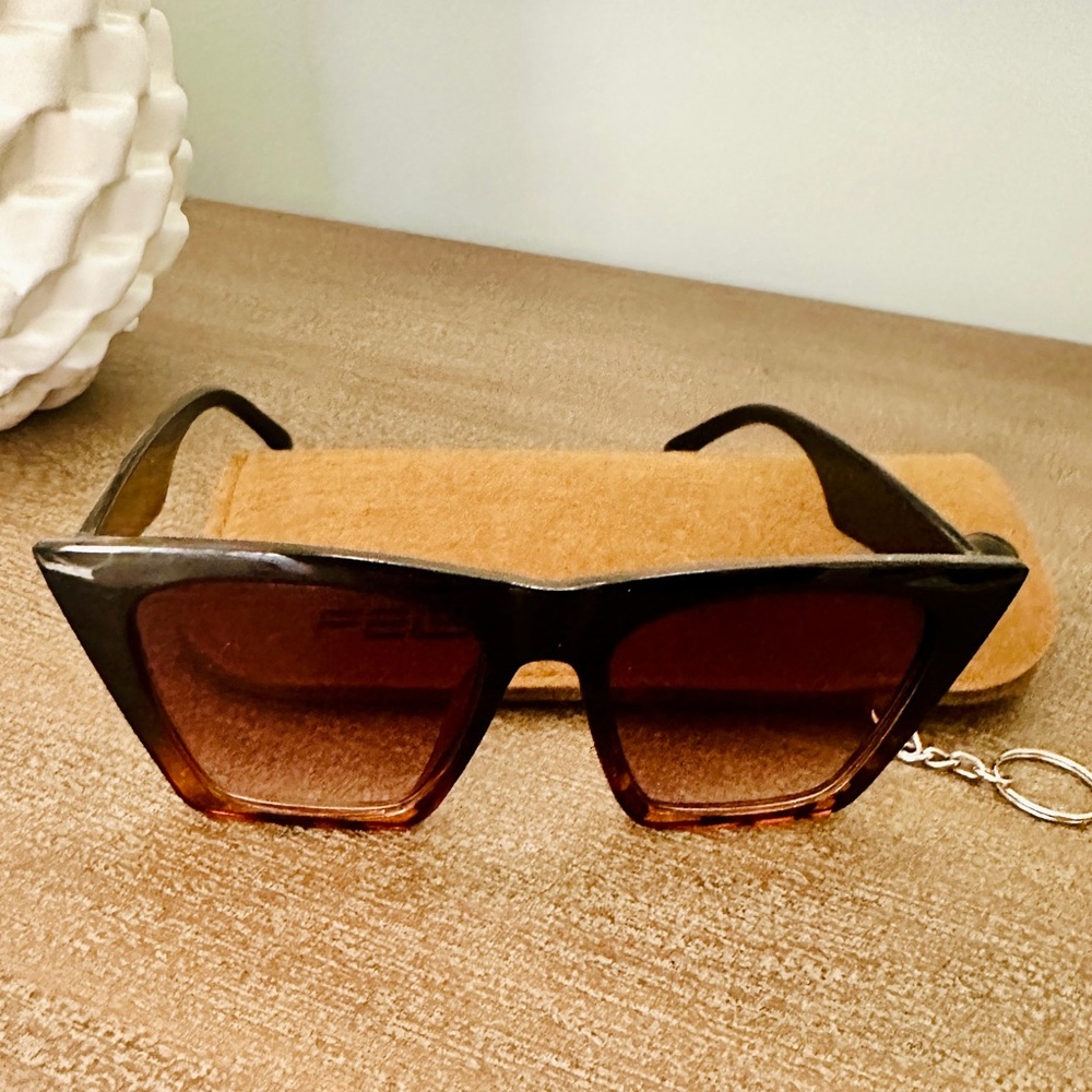 FEISEDY Vintage Square Cat Eye Sunglasses in Black Leopard 😎🖤🐆☀️✨ NWOT